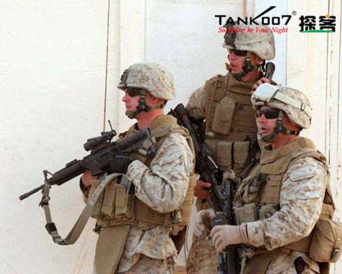 無處不在的中國制造——別懷疑，美軍戰(zhàn)術(shù)手電也是中國制造的！！